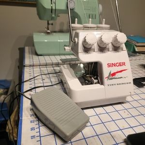 Singer Tiny Serger Overedging Sewing TS380 Plus